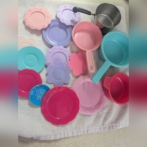 Mix matched doll dishes
